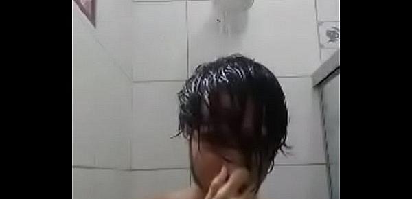  Emo tomando banho ao som de Linkin park